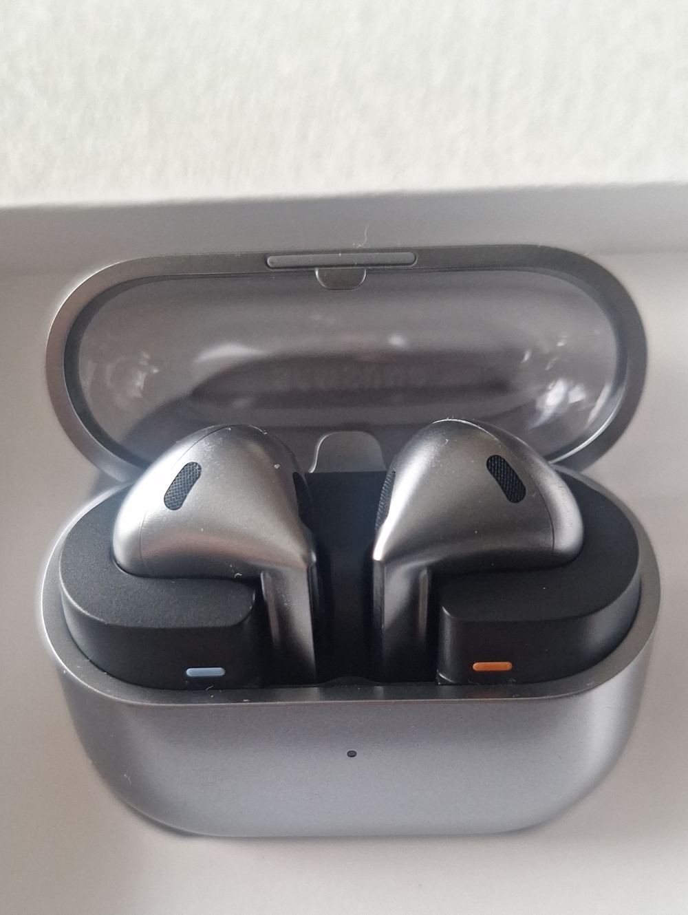 Samsung Galaxy Buds3 Wireless Earbuds - Picture 1 of 10